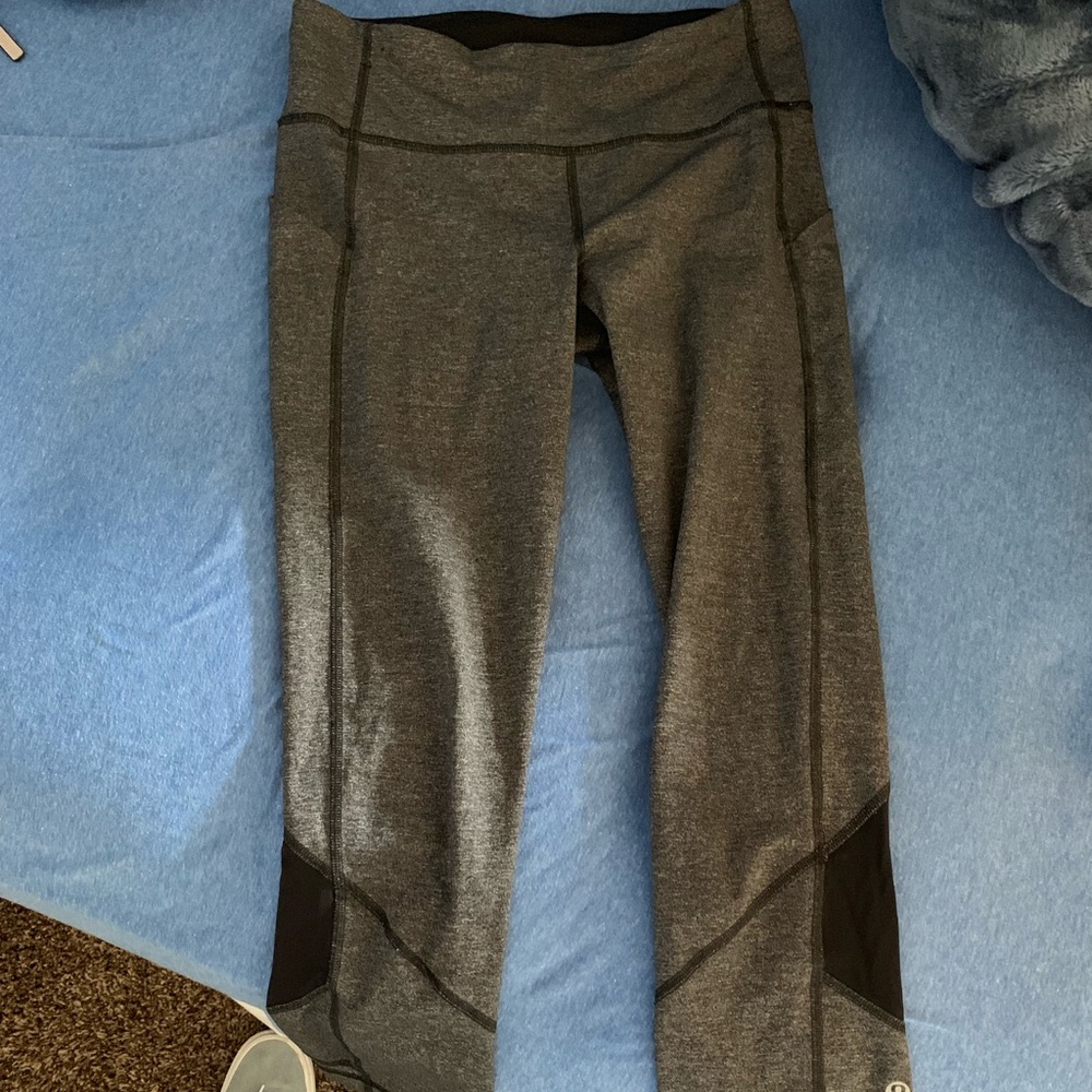Lululemon grey cropped leggings with pockets